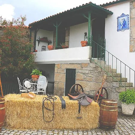 Farm stay Quinta Santo Antonio Do Rio *